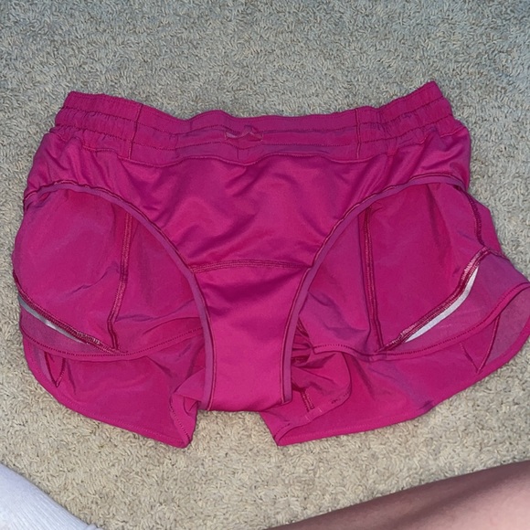 Sonic pink lululemon hotty hot shorts 2.5 inch - Picture 3 of 4